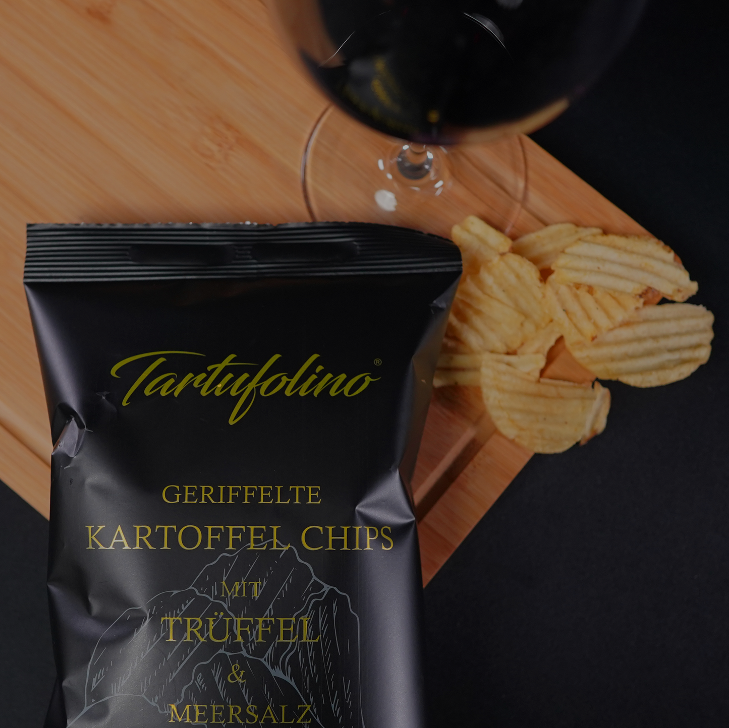 Kartoffelchips mit schwarzem Trüffel und Meersalz